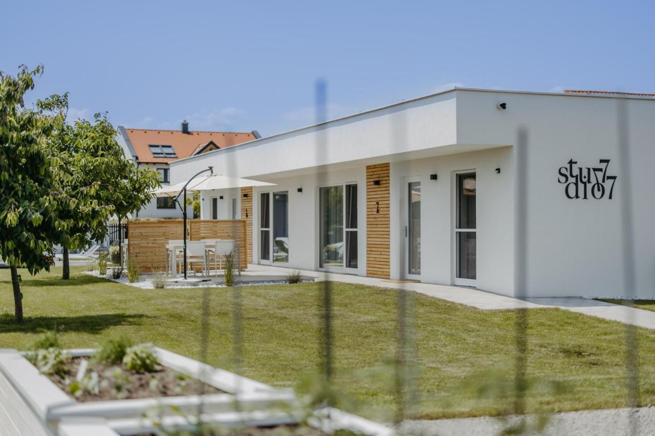 Studio 777 Apartments Illmic Kültér fotó